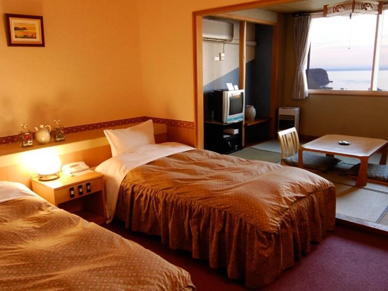 Shiretoko Yuhi No Ataruie Onsen Hostel Shari Extérieur photo