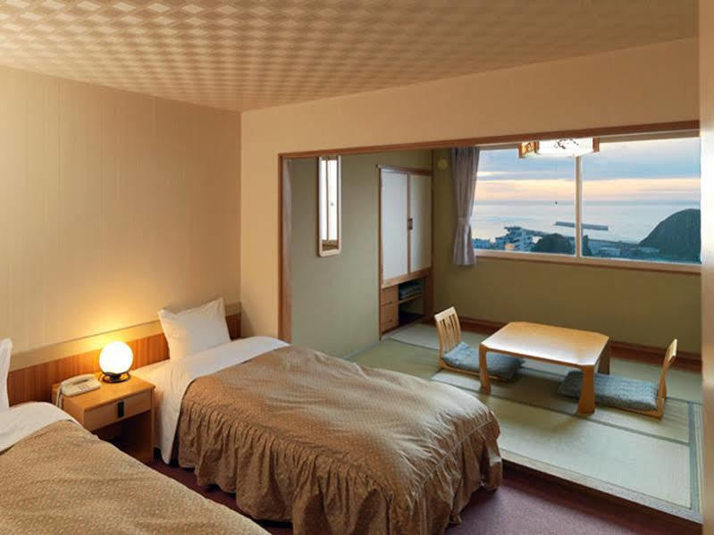 Shiretoko Yuhi No Ataruie Onsen Hostel Shari Extérieur photo