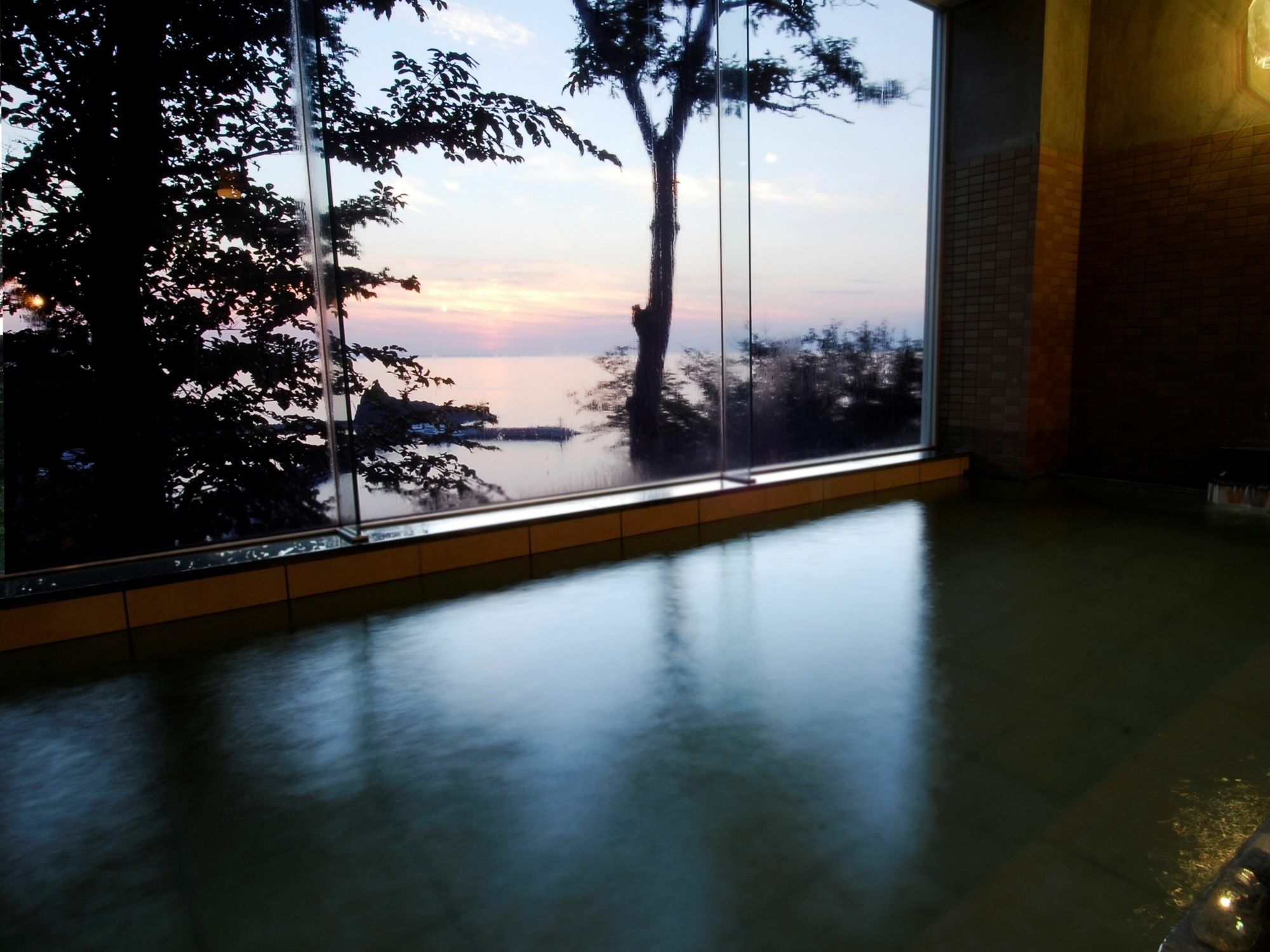 Shiretoko Yuhi No Ataruie Onsen Hostel Shari Extérieur photo