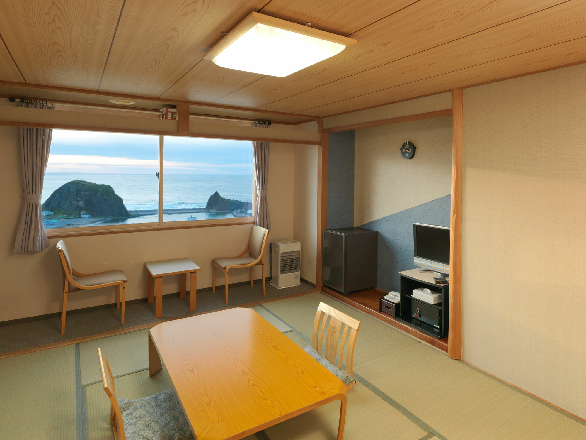 Shiretoko Yuhi No Ataruie Onsen Hostel Shari Extérieur photo